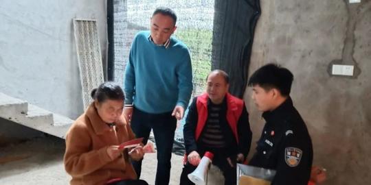 浏阳这里来了伙骗子，民警村干部赶到……