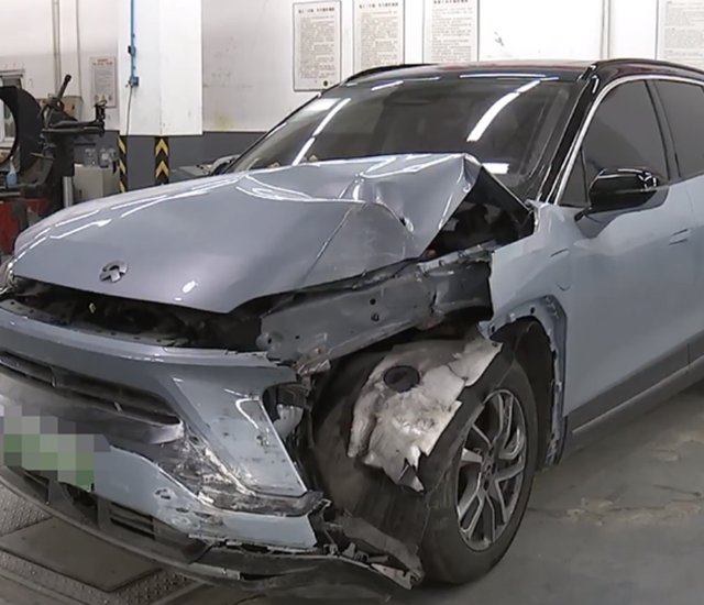 刹车失灵撞树和撞墙哪个安全