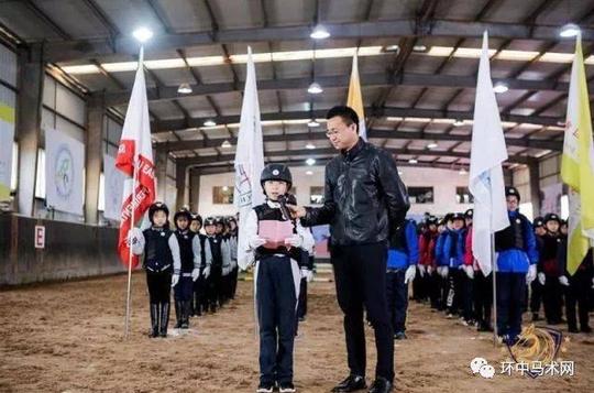 自2018年起,上海市教育委员会推出"马术运动进校园"这一新兴体育项目