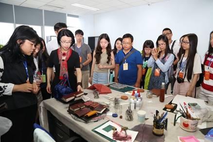 台湾学生走进德阳台湾青年创业园对话创业就