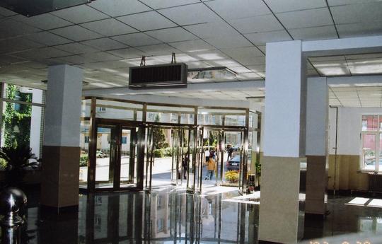 上图为建成后的第八学生公寓上图为宽敞明亮的大厅