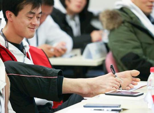 2018年7月,他开通头条号,并参加扶贫达人培训计划,开始学习拍摄短视频