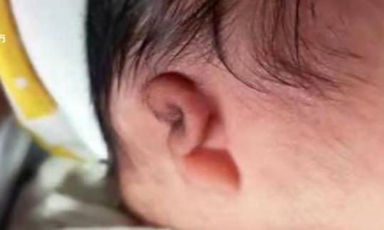 儿子身体有缺陷，妻子要离婚，丈夫用亲子鉴定戳穿那层纸