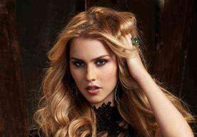 克莱尔·霍尔特