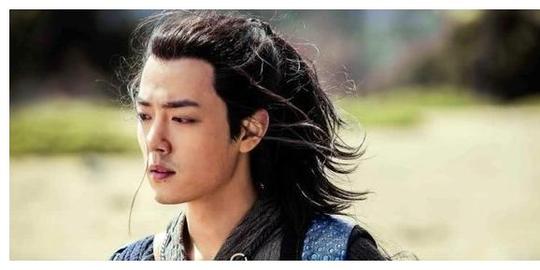 终于等到!肖战《狼殿下》将播出，自曝首演男二崩溃，哭着写心得