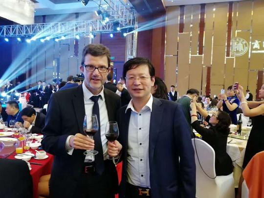 财经正文李老师与哈佛商学院工商管理副院长felix教授交流责任