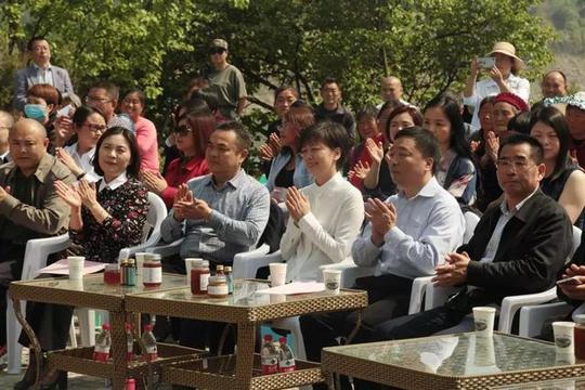 广元市妇联兼职副主席,市巾帼创业互助会会长,广元市金笑农业发展
