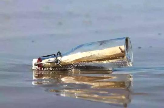 图源:未来素材2010年09月28日,qq邮箱推出"漂流瓶"功能,将这种古老