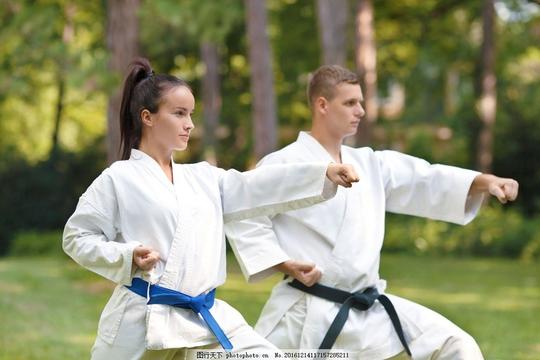 练空手道的男女练空手道的男女图片素材武术功夫美女男人
