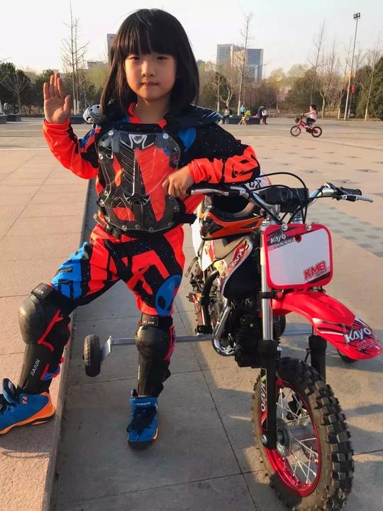 爸爸,骑车吧,我要当追风小骑士!