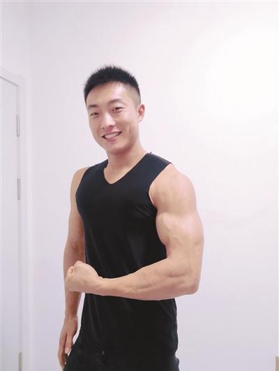 沈阳创业小伙爱健身一身肌肉成励志"网红"-新闻频道-