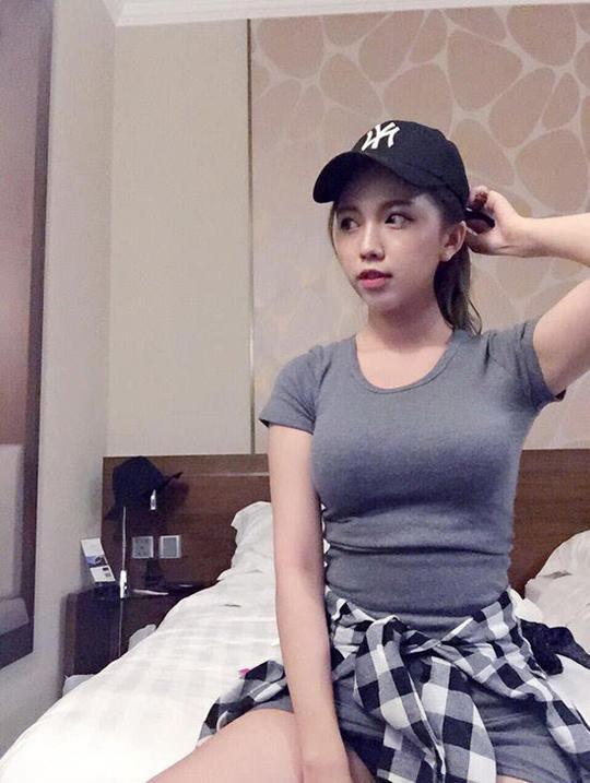 台湾高雄的美女林奈奈(linnainai)在facebook上走红.