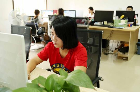 两对80后小夫妻回乡创业3年营业额过亿员工最高工资近万元