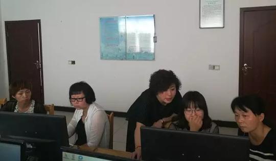 张静老师又来到了馆陶县黄梨小镇农村青年创业培训站,为这里的农村
