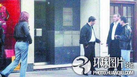 伦敦人口贩子当街买卖性奴3000英镑一人