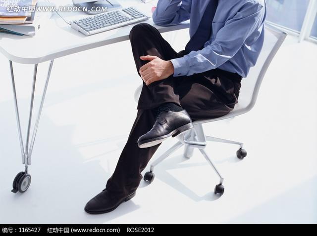 男性跷二郎腿的危害