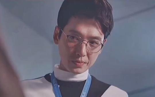 【机智的医生生活】郑少女:这辈子从未这么无语过，送符，办卡，这是啥鬼..哈哈哈.