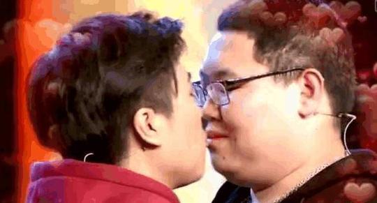 rng战败，气急败坏的pdd竟提前开播吐槽，这个锅uzi得背!