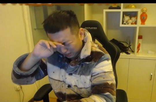 药水哥:你要骂就骂我妈妈不要骂我啊!