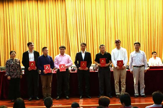 接着,电子信息工程131班盛杰瑜同学作为学生代表也分享了自己创新创业