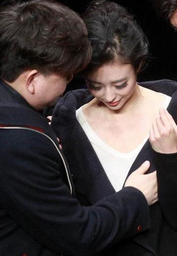 能让我摸一下胸部吗就摸一下表情包