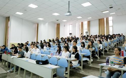 大学生创新创业指导服务中心英文