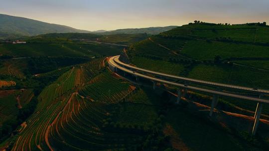 航拍公路盘山公路高速公路_3840x2160_高清视频素材