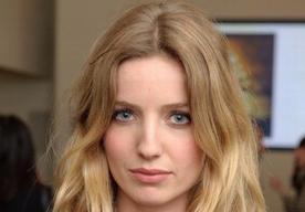 安娜贝拉·弗朗西斯·沃丽丝