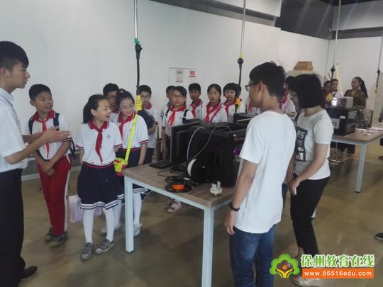 参观大学生创新创业基地-徐州市湖滨中心小学参加中国煤炭科技博物