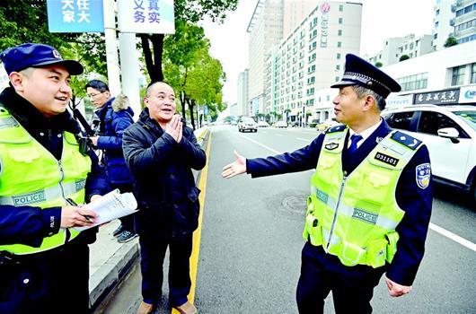 大学生小王表示:"就快回家过春节了,我可以把今天学习到的防骗防盗