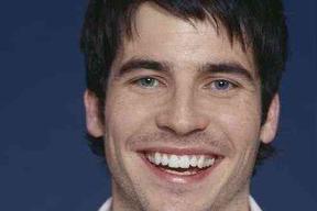 罗伯·詹姆斯-克里尔