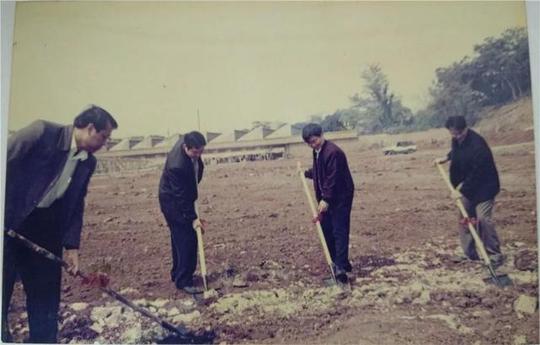 20年的办学历史,是一部砥砺前行,艰苦创业的奋斗史,也是一部勇于开拓