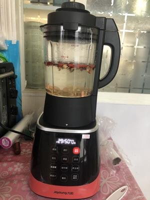 关于宝宝第一次吃辅食的说说