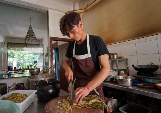 昆明90后姐弟卖牛肉面生意火爆,秘笈是方块牛肉分量足