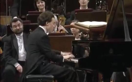 【钢琴】叶甫格尼·基辛演奏肖邦e小调圆舞曲