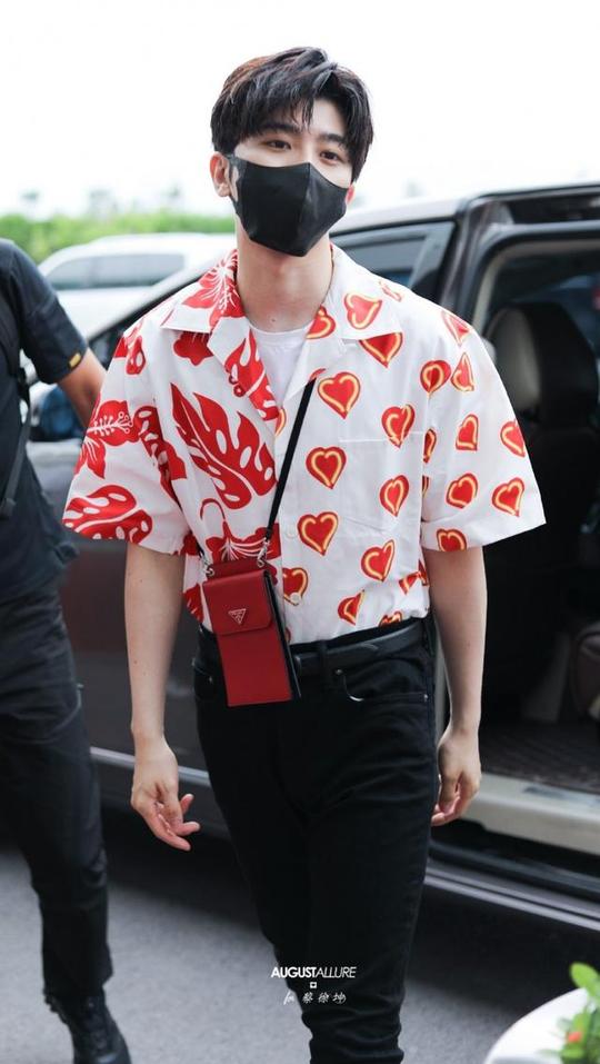 私服最会穿搭的十位明星，李现、肖战、王一博纷纷上榜-11.jpg