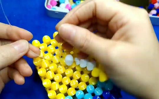 没有工作想做点手工活赚钱串珠工艺品加工