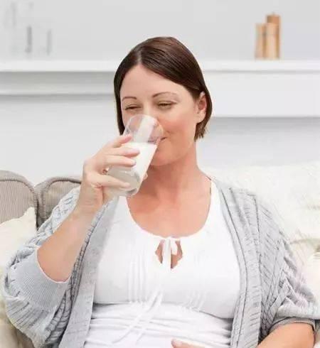 孕期中这三种牛奶不适合喝