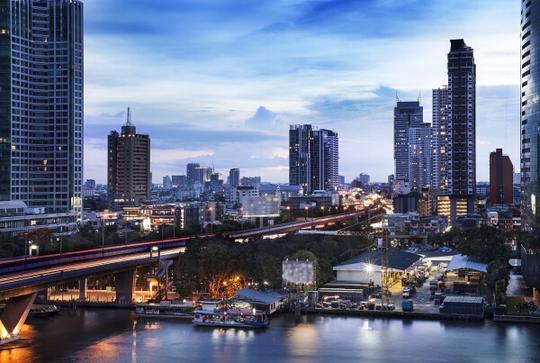 城市天际线，湄南河，曼谷，泰国。照片素材-图片id:137869731