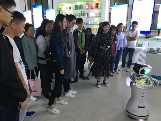 【创新创业实践周】系列活动:2017级新生参观海南师范大学国家大学