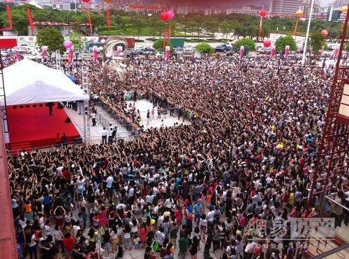 广州东商业巨变增城万达广场开业三天60万客流