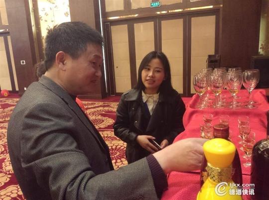 在随后517黄酒商城创始人童峰的致辞里,他以个人的创业经历以及和黄酒