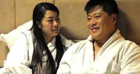 27岁毕畅嫁生意人产后胖成这样儿不是新郎是红娘