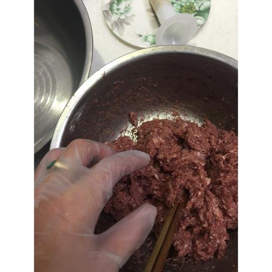 做过自制黑椒风味脆皮肠--多图详解手工灌肠昨晚尝试着给儿子