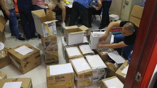 倒卖假机油，店长被刑拘!