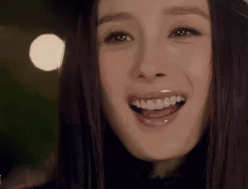 杨幂月牙笑表情包