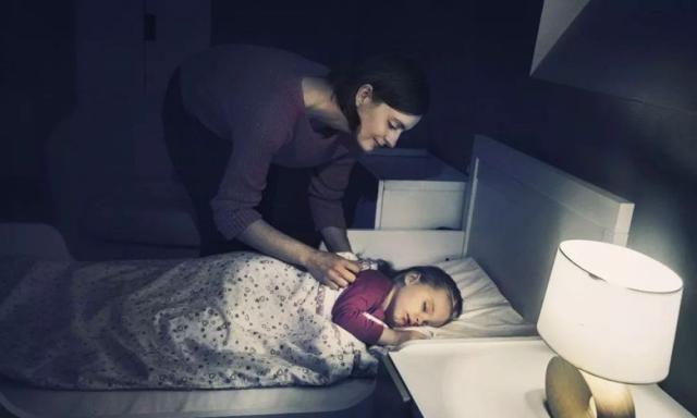孩子开夜灯睡觉易导致性早熟