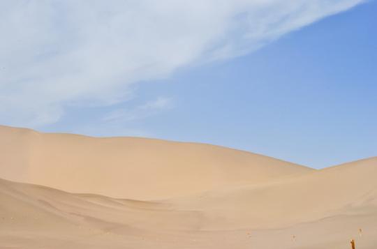 甘肃敦煌鸣沙山沙漠风光--汇图网huitu.com