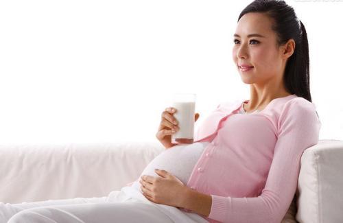 孕妇早期胃胀气可以喝牛奶吗
