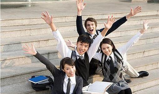 调查:63.4%受访者关心大学生休学创业审批条件